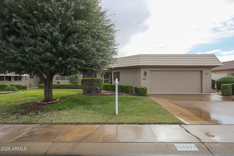 10433 Hutton Dr, Sun City, AZ 85351