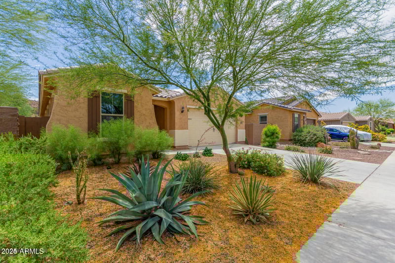 10437 Redbird Rd, Peoria, AZ 85383