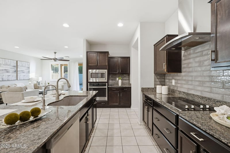 10437 Redbird Rd, Peoria, AZ 85383