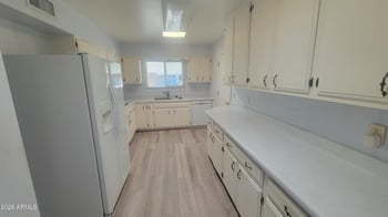 10438 Cinnebar Ave, Sun, AZ 85351