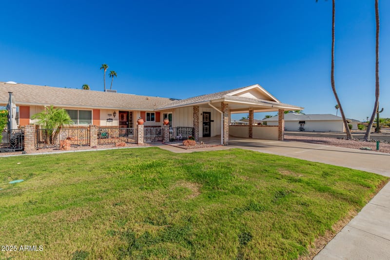 10439 Kingswood Cir, Sun City, AZ 85351