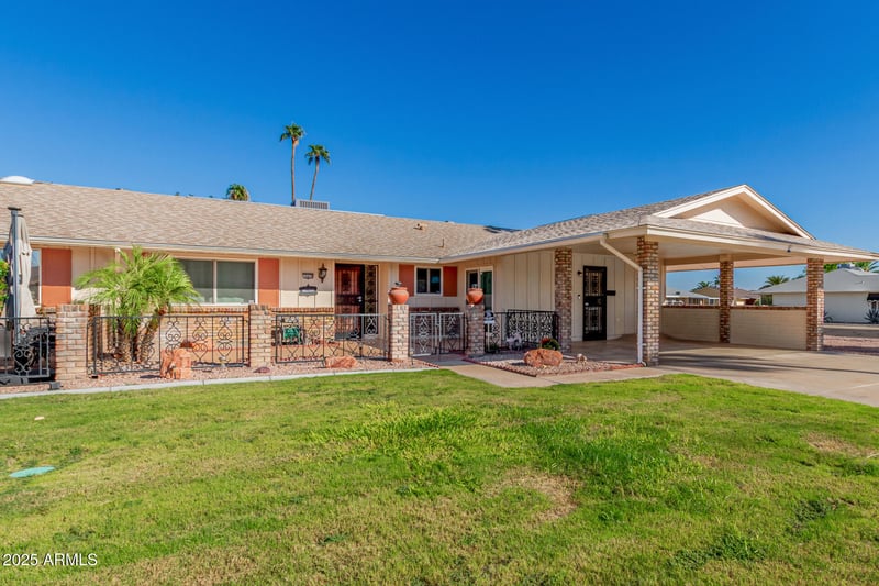 10439 Kingswood Cir, Sun City, AZ 85351