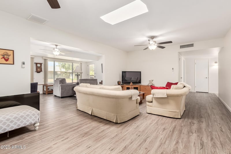 10439 Saratoga Cir, Sun City, AZ 85351