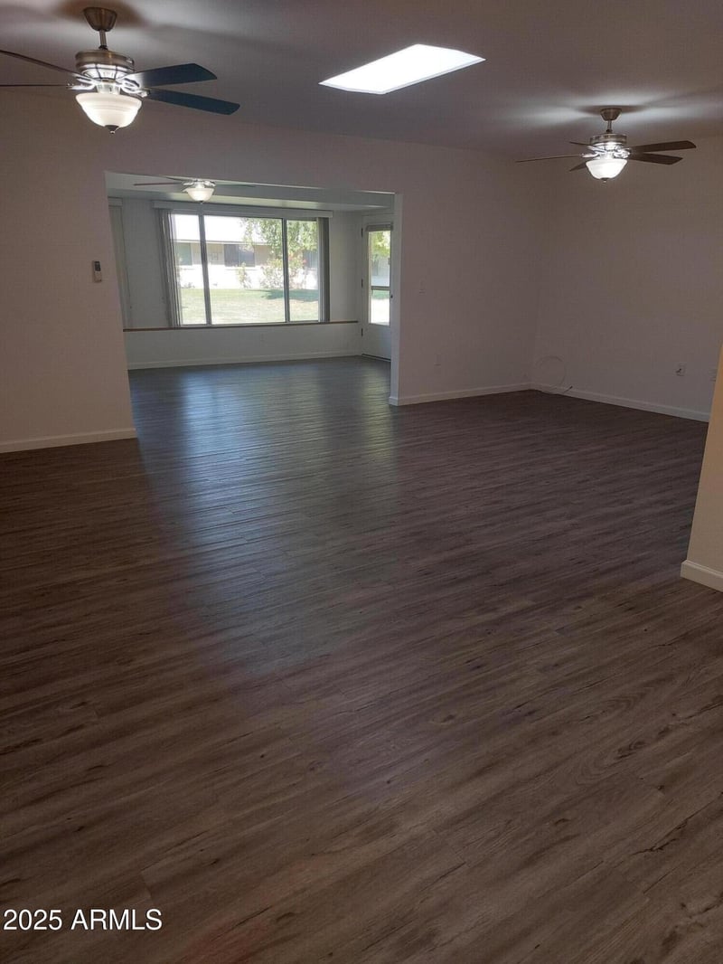 10439 Saratoga Cir, Sun City, AZ 85351