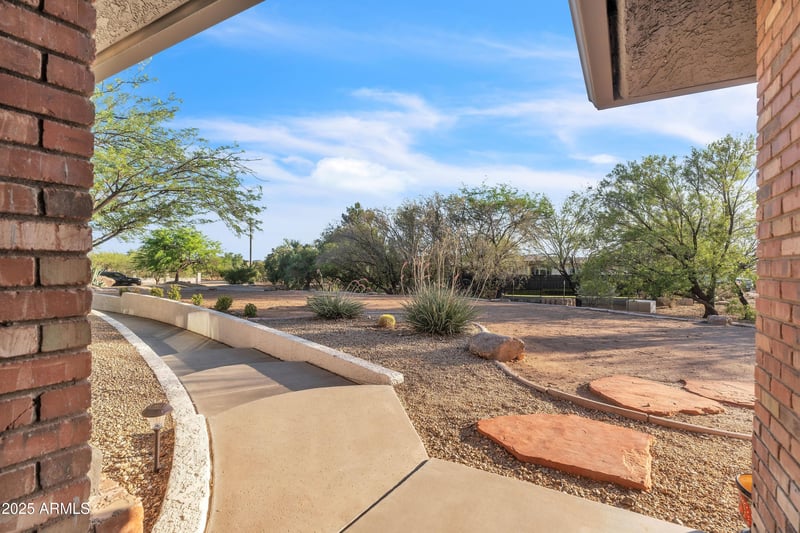 1044 Irvine Rd, Phoenix, AZ 85086