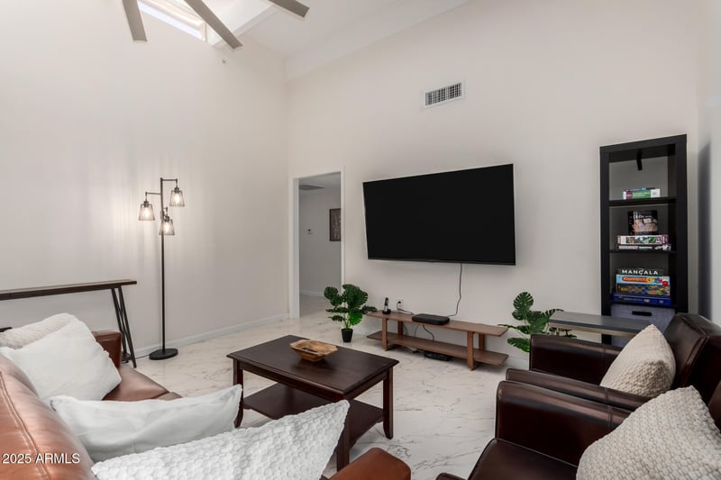 10441 Twin Oaks Dr, Sun City, AZ 85351