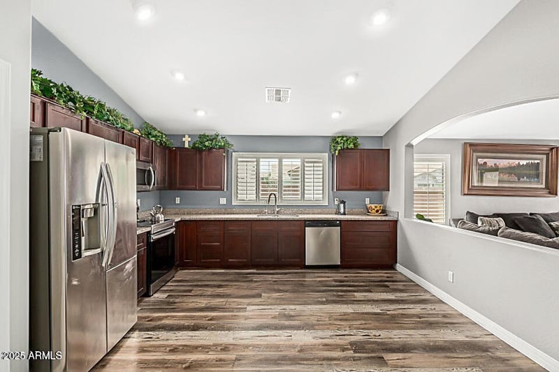 10442 Toronto Way, Tolleson, AZ 85353