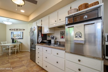 10443 Loma Blanca Dr, Sun City, AZ 85351
