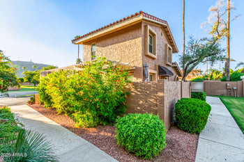 10445 11th Pl #3, Phoenix, AZ 85020