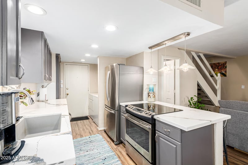 10445 11th Pl #3, Phoenix, AZ 85020