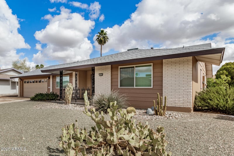 10446 Meade Dr, Sun City, AZ 85351