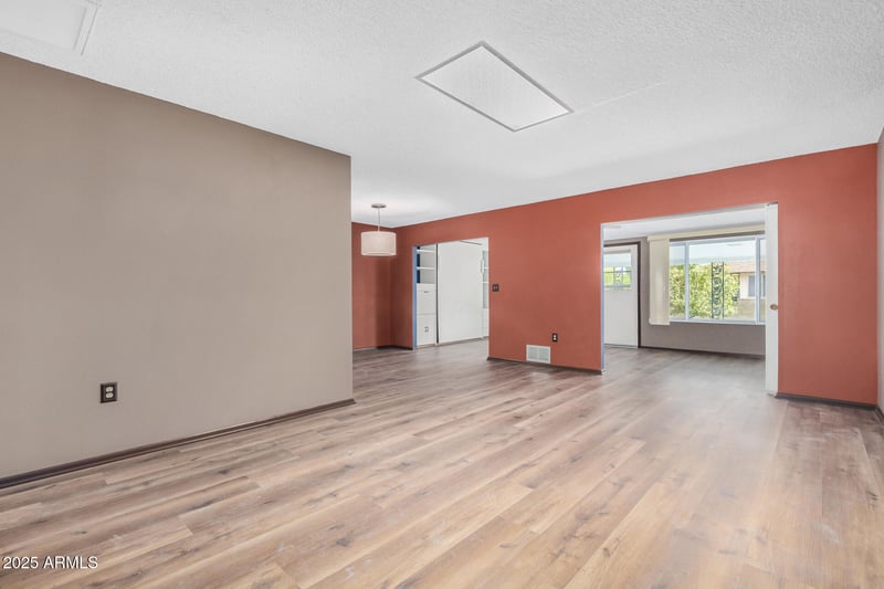 10446 Meade Dr, Sun City, AZ 85351