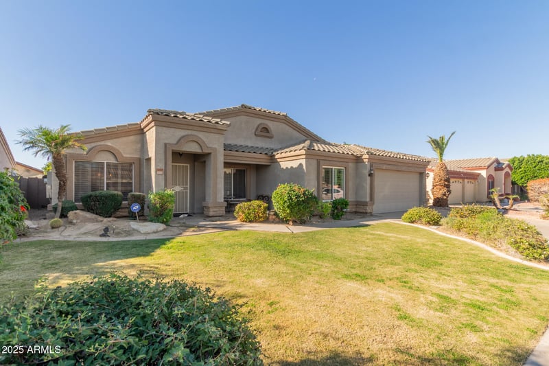 10447 Diamond Ave, Mesa, AZ 85208