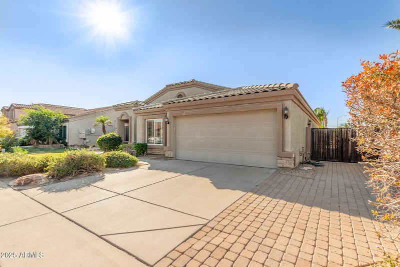 10447 Diamond Ave, Mesa, AZ 85208