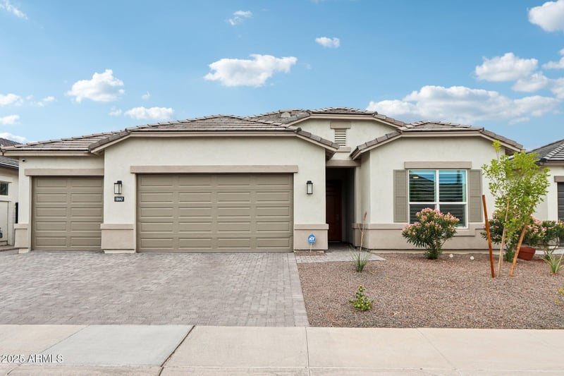 10447 Lone Cactus Dr, Peoria, AZ 85382