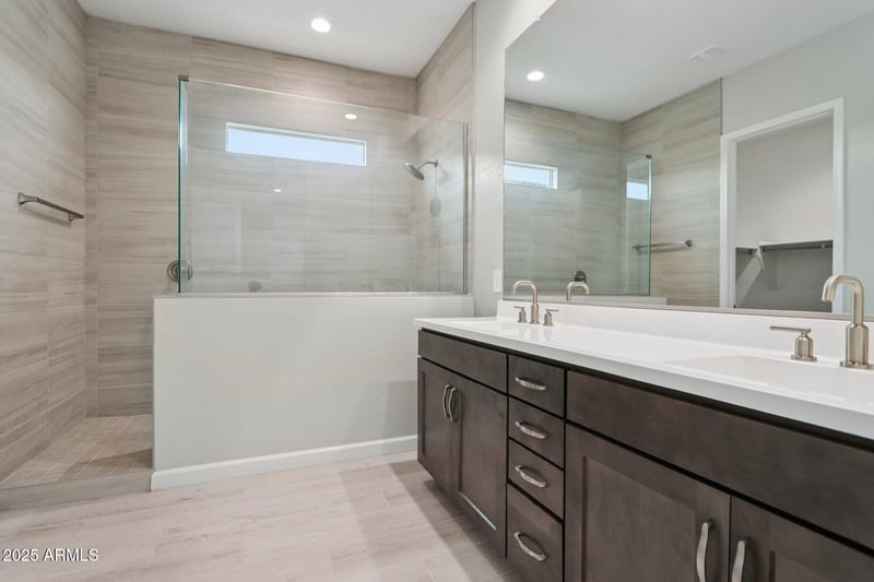 10447 Lone Cactus Dr, Peoria, AZ 85382