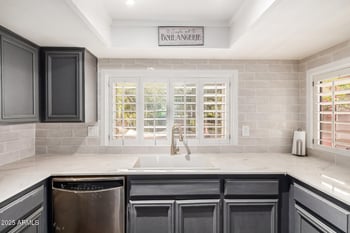 10449 9th St, Phoenix, AZ 85020