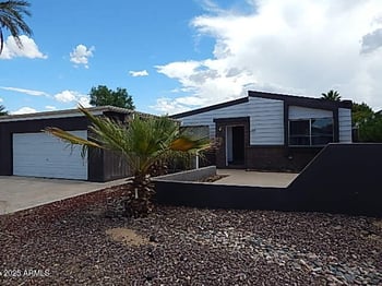 10449 Devonshire Ave, Phoenix, AZ 85037