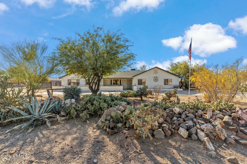 1045 Cloud Rd, Phoenix, AZ 85086