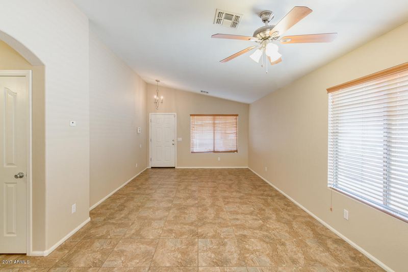 1045 E Vernoa St, San Tan Valley, AZ 85140