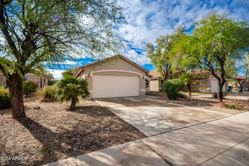 1045 E Yuma Ave, Apache Junction, AZ 85119