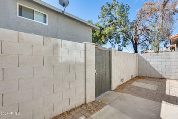 1045 Granite Reef Rd, Scottsdale, AZ 85257