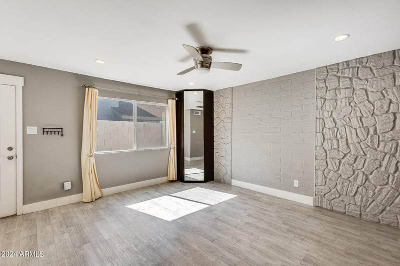 1045 Granite Reef Rd, Scottsdale, AZ 85257