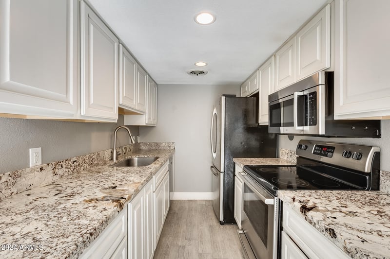 1045 Granite Reef Rd, Scottsdale, AZ 85257