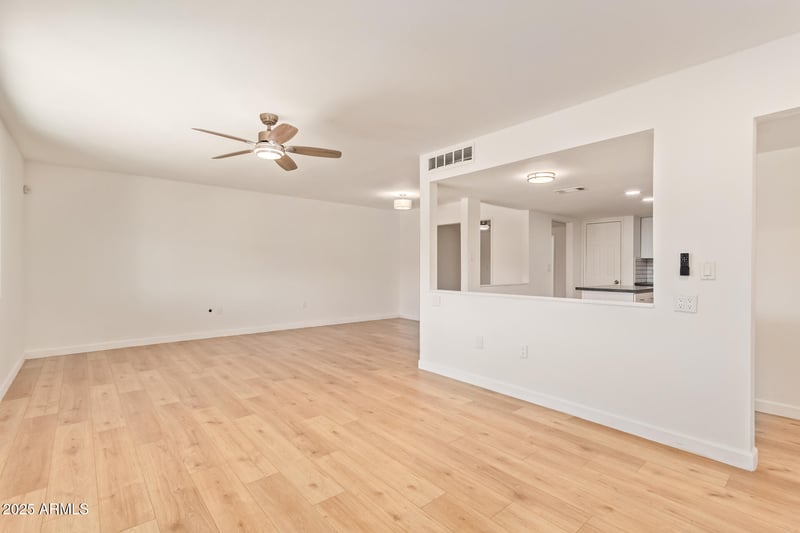 10452 Meade Dr, Sun City, AZ 85351
