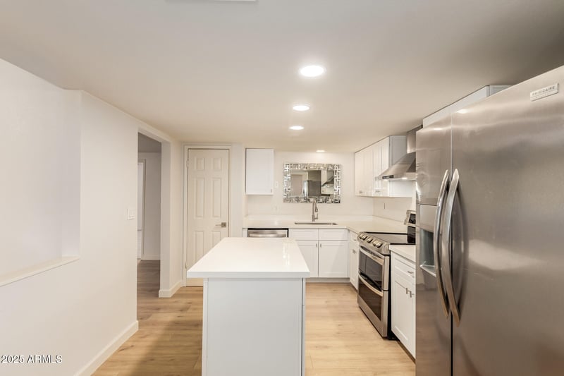 10452 Meade Dr, Sun City, AZ 85351