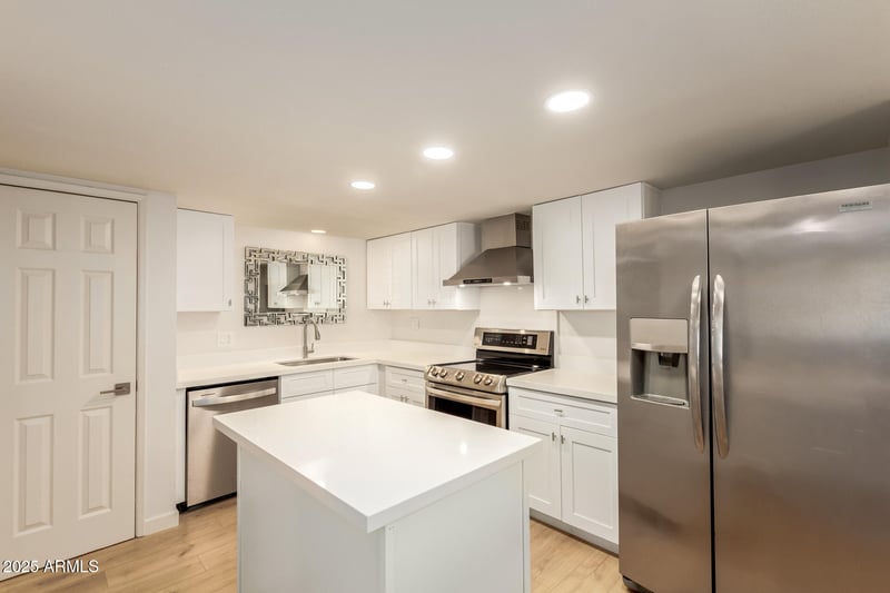 10452 Meade Dr, Sun City, AZ 85351