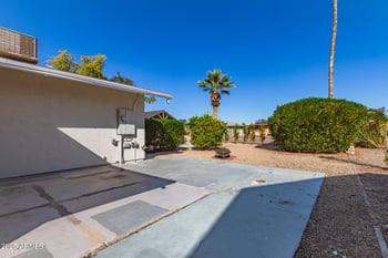 10452 Meade Dr, Sun City, AZ 85351