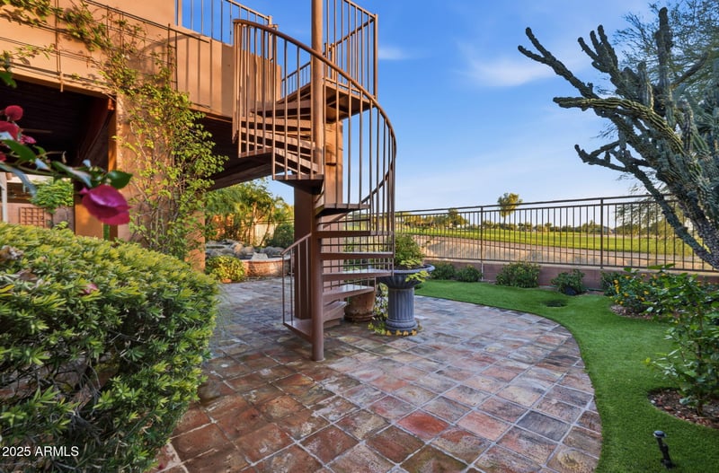 10453 Acoma Dr, Scottsdale, AZ 85255