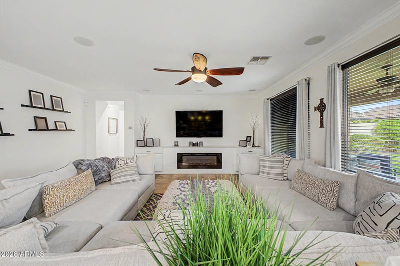 10453 W El Cortez Pl, Peoria, AZ 85383