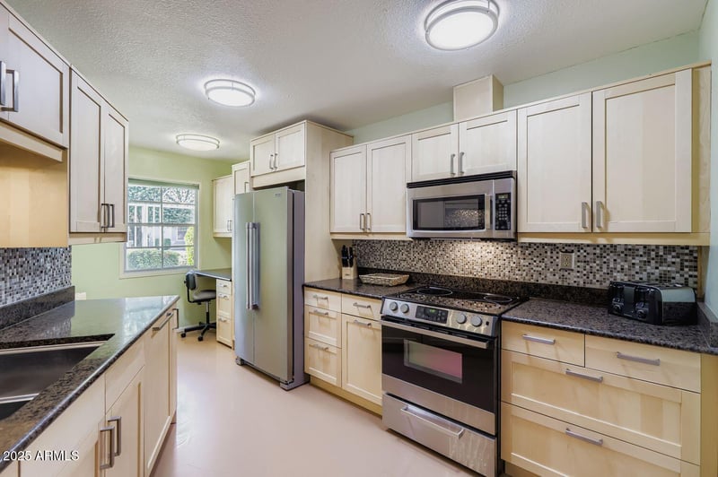 10454 Palmeras Dr, Sun City, AZ 85373