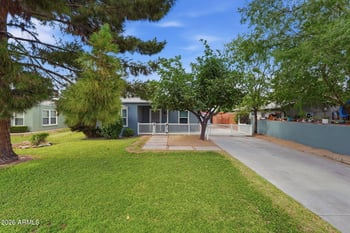 1046 Clarendon Ave, Phoenix, AZ 85014
