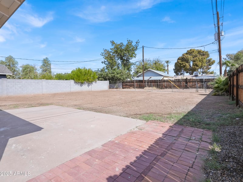 1046 Elm St, Phoenix, AZ 85014