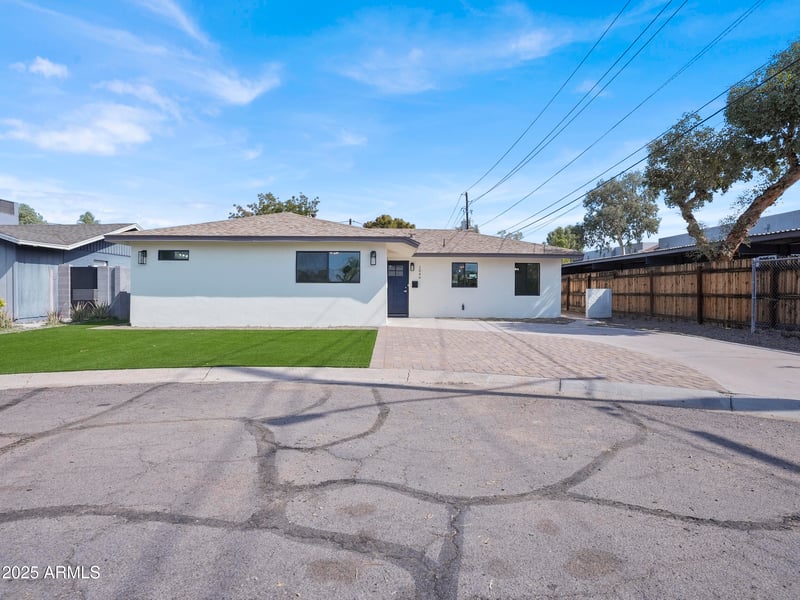 1046 Elm St, Phoenix, AZ 85014
