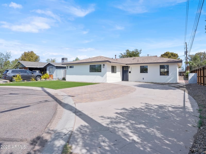 1046 Elm St, Phoenix, AZ 85014