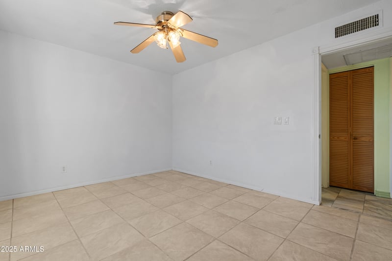 1046 Kachina St, Mesa, AZ 85204