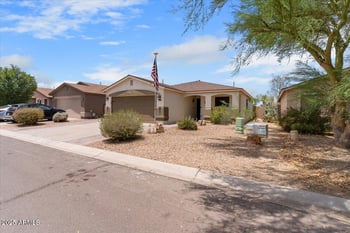 1046 Silversmith Trl, San Tan Valley, AZ 85143