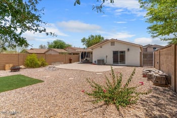 1046 Silversmith Trl, San Tan Valley, AZ 85143