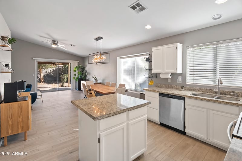 1046 Tremaine Ave, Gilbert, AZ 85233