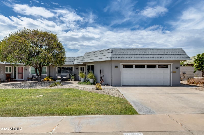 10461 Campana Dr, Sun City, AZ 85351