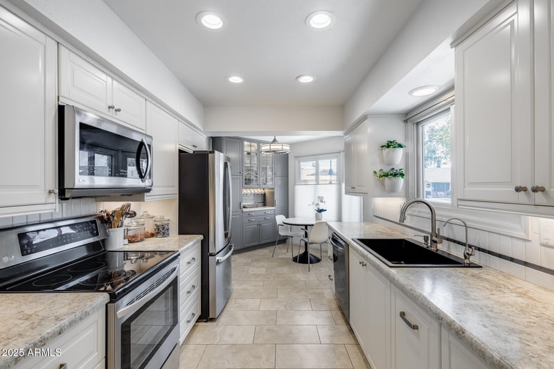 10461 Campana Dr, Sun City, AZ 85351