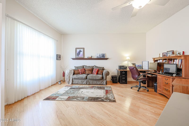 10461 Loma Blanca Dr, Sun City, AZ 85351
