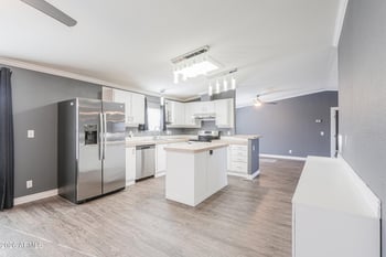 10463 90th Ave, Peoria, AZ 85345