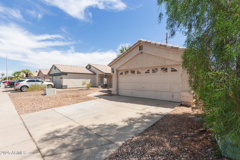 10463 Pasadena Ave, Glendale, AZ 85307