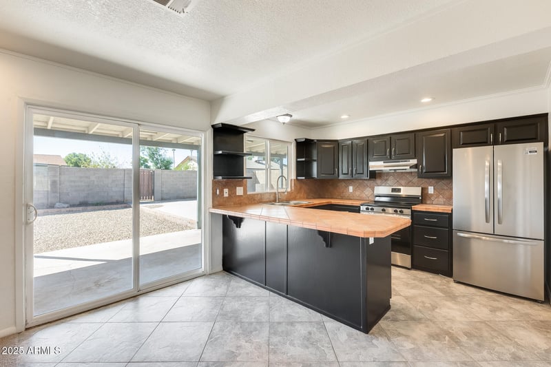 1047 Cornell Dr, Tempe, AZ 85283