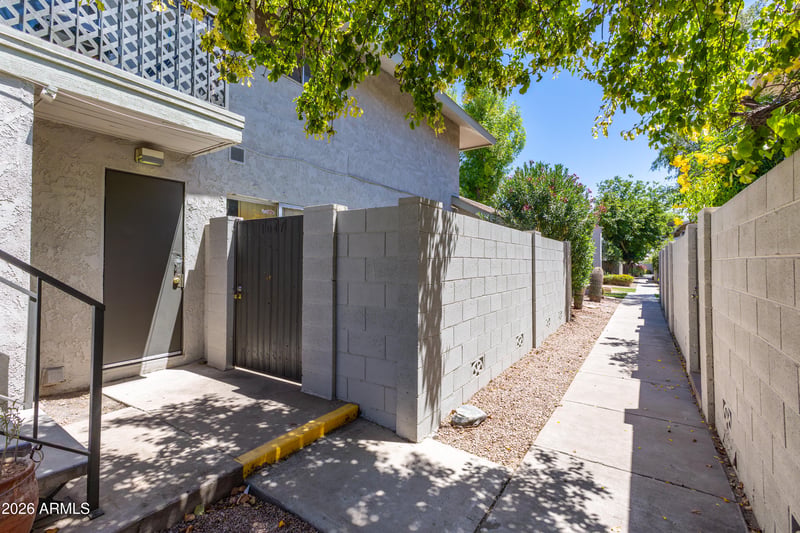 1047 84th Pl, Scottsdale, AZ 85257
